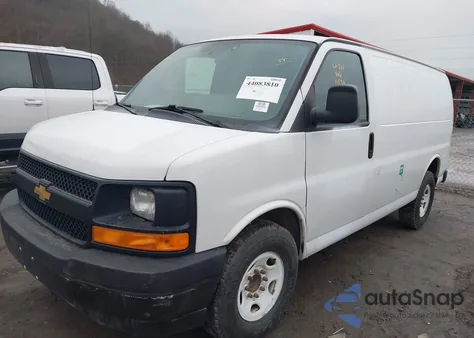 2017 Chevrolet Express 2500 Work Van z USA, uszkodzony, nr VIN 1GCWGAF18H1321477